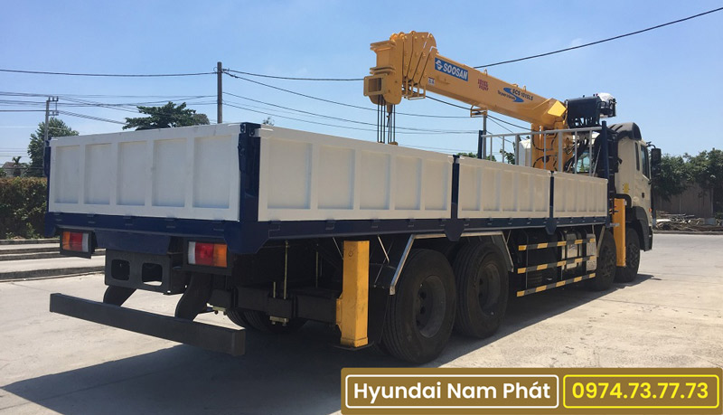 Xe Tải Hyundai 4 Chân HD320 Gắn Cẩu Soosan 10 Tấn SCS1015L